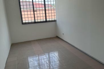 Jalan Dato Bandar Tunggal