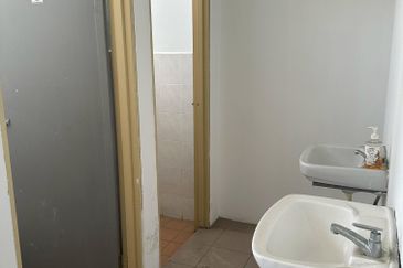 Jalan Dato Bandar Tunggal