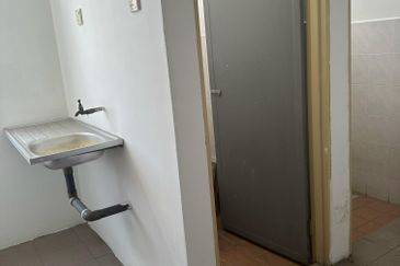 Jalan Dato Bandar Tunggal