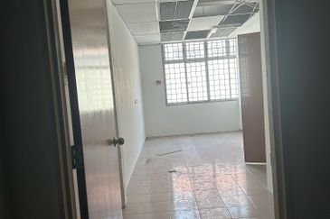 Jalan Dato Bandar Tunggal