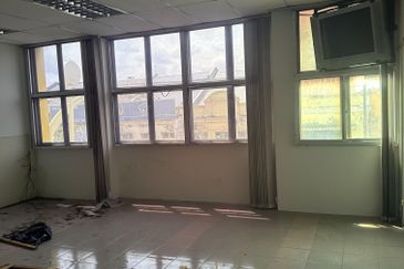 Jalan Dato Bandar Tunggal