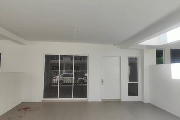 Damaris @ Ara Sendayan