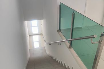 Damaris @ Ara Sendayan