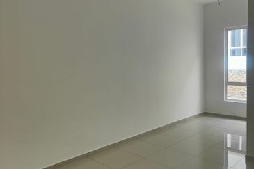 Damaris @ Ara Sendayan