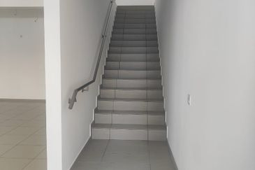 Damaris @ Ara Sendayan