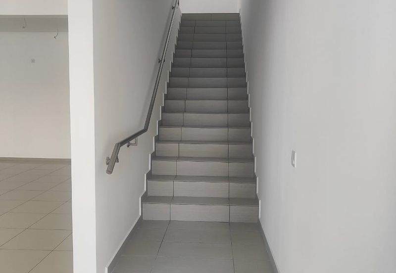 Damaris @ Ara Sendayan