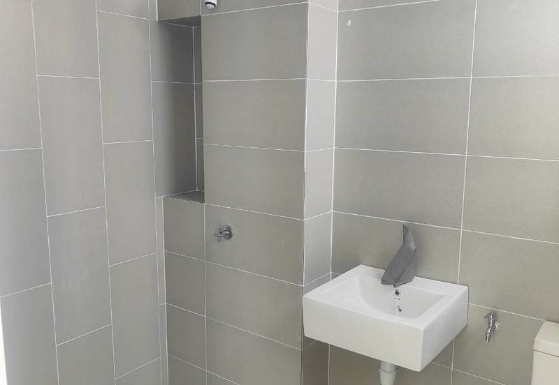 Damaris @ Ara Sendayan