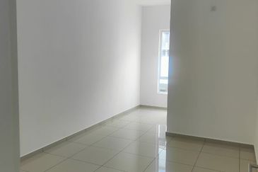 Damaris @ Ara Sendayan