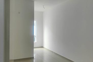 Damaris @ Ara Sendayan