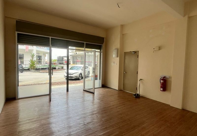 Oakland Commercial Centre