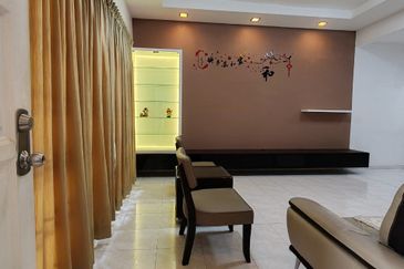 EMERALD PARK (SEREMBAN 2)