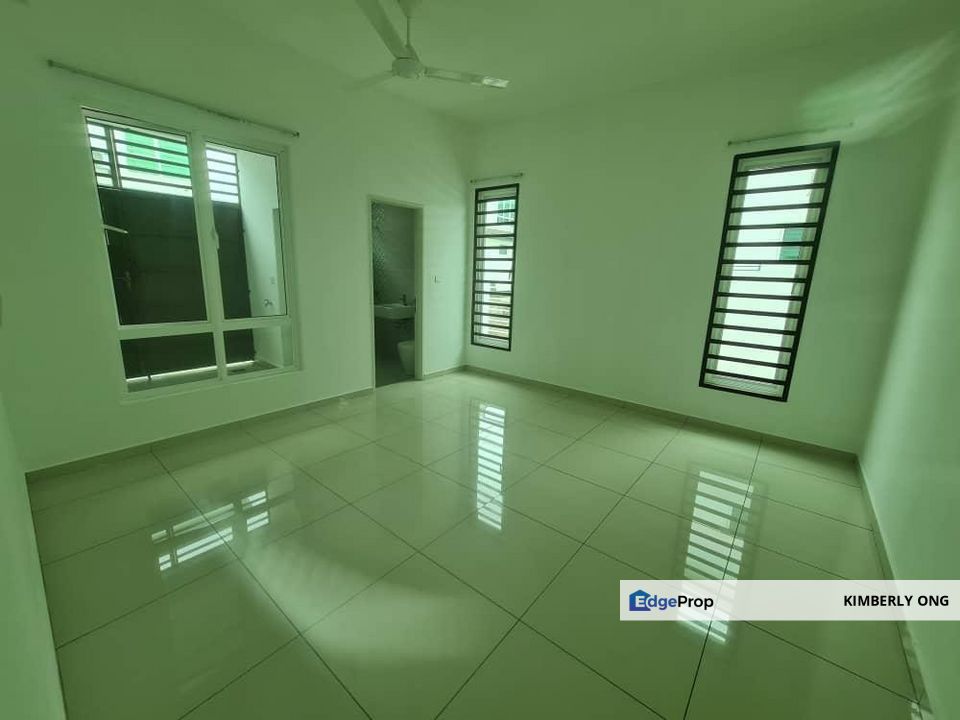 End Lot Double Storey House Sendayan , Negeri Sembilan, Siliau