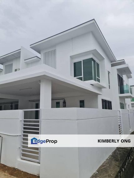 End Lot Double Storey House Sendayan , Negeri Sembilan, Siliau