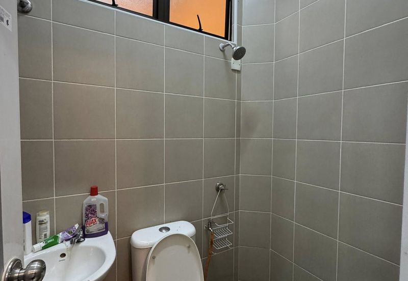 Indera Bayu Lukut Rumah Jual