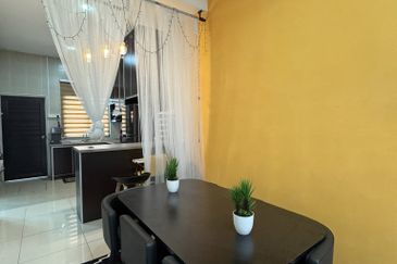 Indera Bayu Lukut Rumah Jual