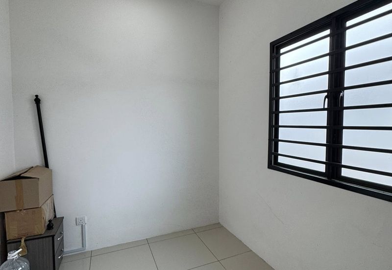 Indera Bayu Lukut Rumah Jual