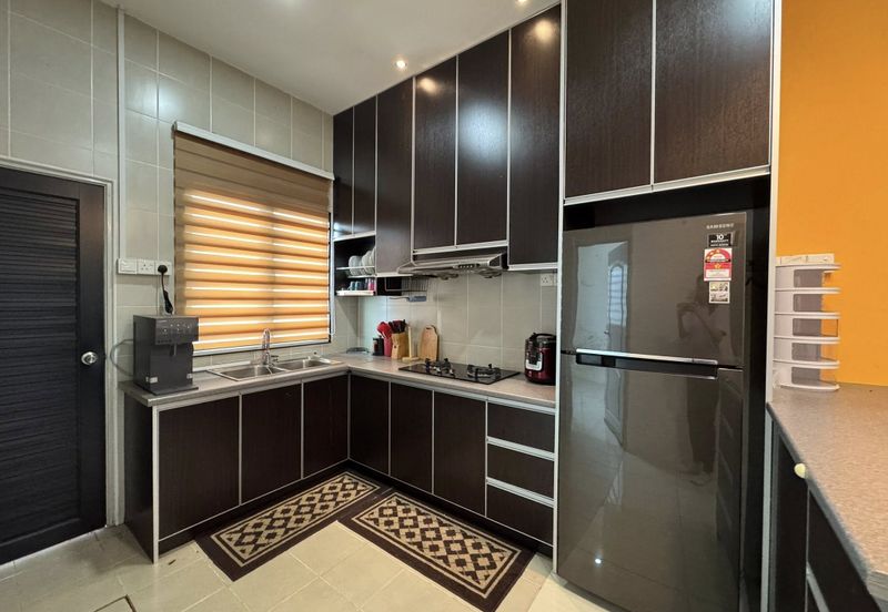 Indera Bayu Lukut Rumah Jual