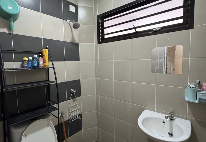 Indera Bayu Lukut Rumah Jual