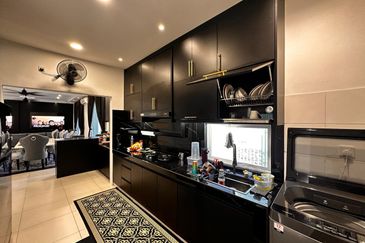 Bayu Sutera End Lot House For Sale 