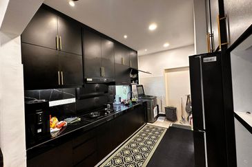 Bayu Sutera End Lot House For Sale 