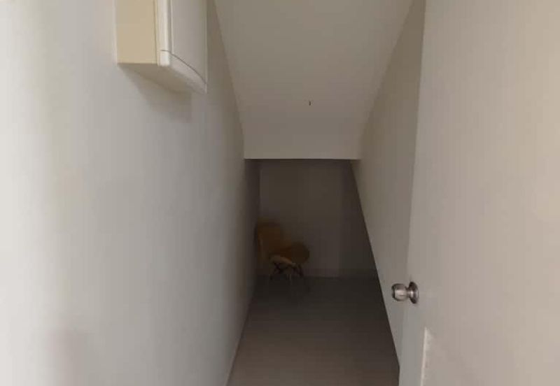 END LOT DOUBLE STOREY HOUSE SEREMBAN 2 SALE