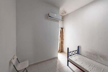 END LOT DOUBLE STOREY HOUSE SEREMBAN 2 SALE