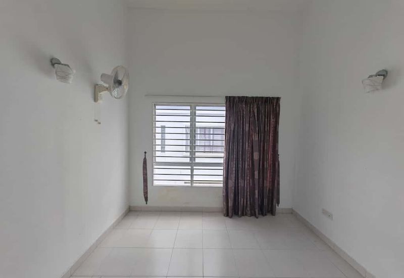 END LOT DOUBLE STOREY HOUSE SEREMBAN 2 SALE