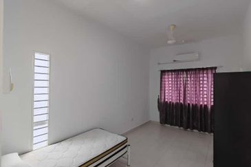 END LOT DOUBLE STOREY HOUSE SEREMBAN 2 SALE