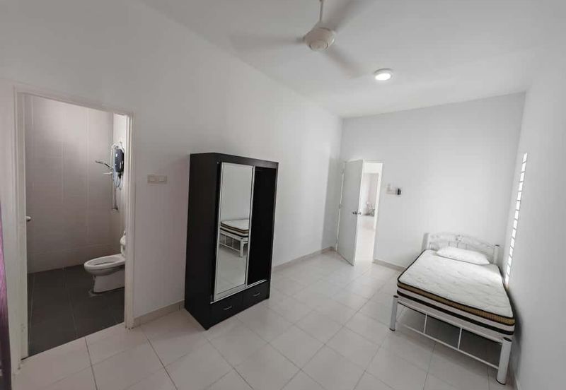 END LOT DOUBLE STOREY HOUSE SEREMBAN 2 SALE