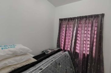 END LOT DOUBLE STOREY HOUSE SEREMBAN 2 SALE