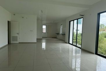 HIJAYU 3A @ BANDAR SRI SENDAYAN