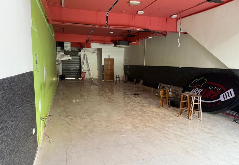 Oakland Commercial Centre