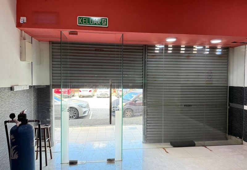 Oakland Commercial Centre