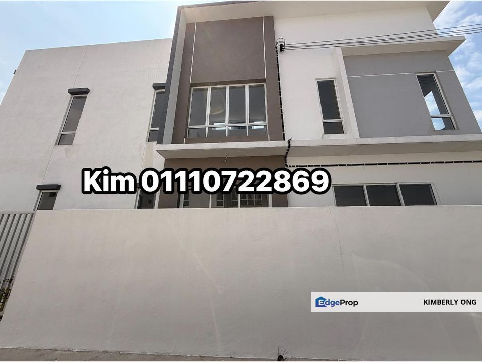 End Lot Bayu Sutera Sendayan House, Negeri Sembilan, Siliau