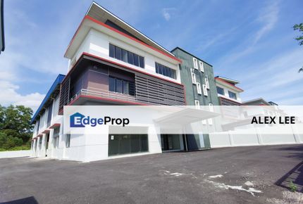 Semi-D Factory for Rent at Rawang Integrated Park, Selangor, Rawang