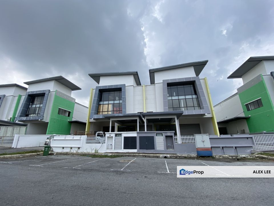 Semi-D Factory For Sale/Rent at Beranang Semenyih , Selangor, Beranang