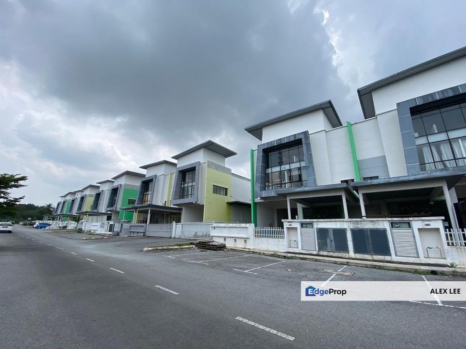 Semi-D Factory For Sale/Rent at Beranang Semenyih , Selangor, Beranang