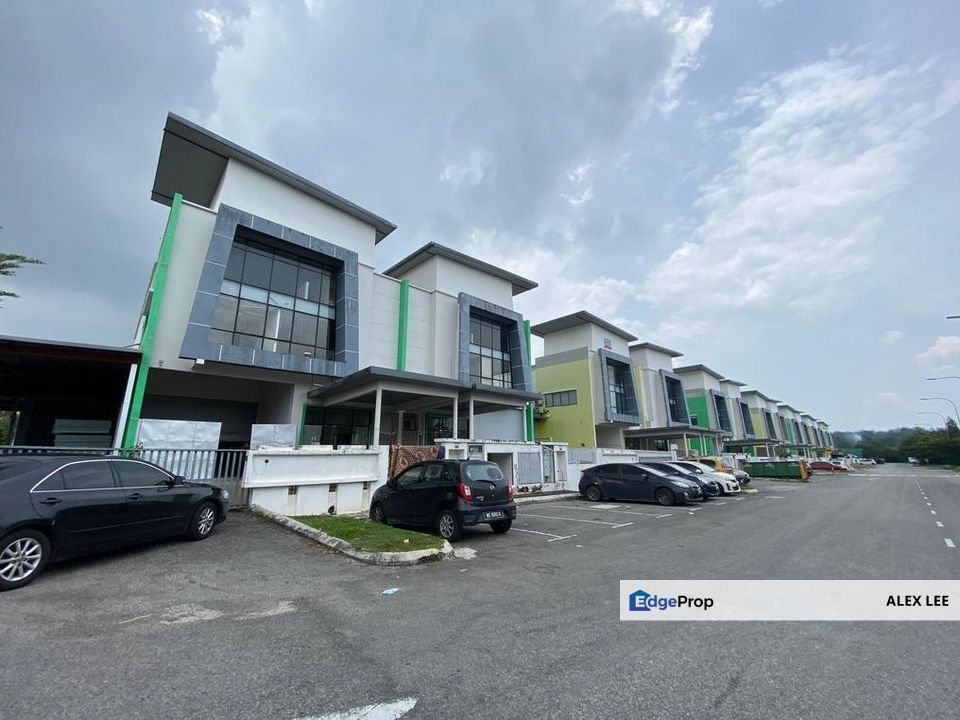 Semi-D Factory For Sale/Rent at Beranang Semenyih , Selangor, Beranang