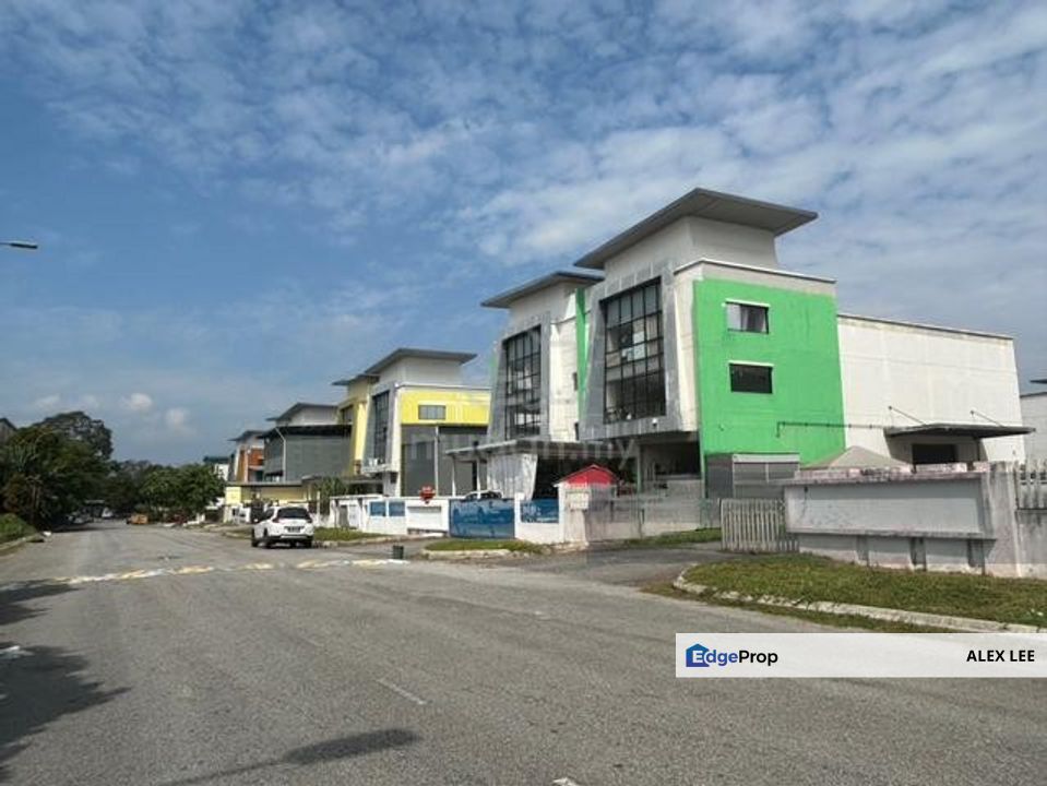 Semi-D Factory For Sale/Rent at Beranang Semenyih , Selangor, Beranang