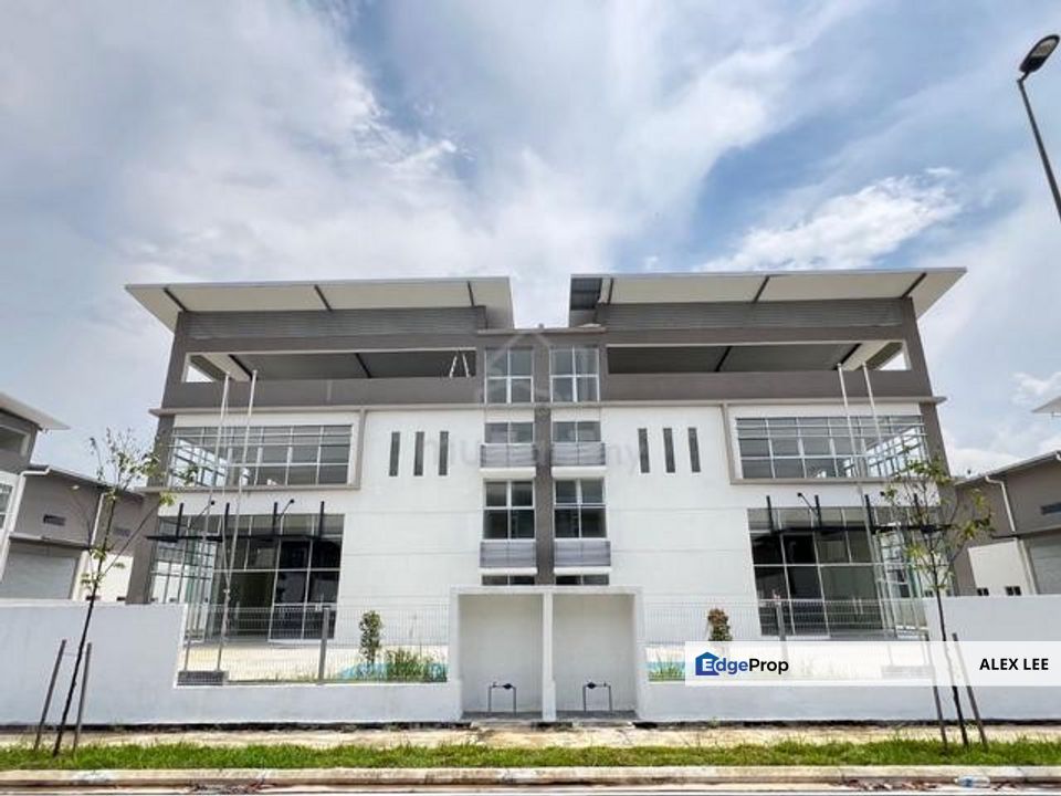 Semi-D Factory For Sale/Rent at Saujana Rawang, Selangor, Rawang