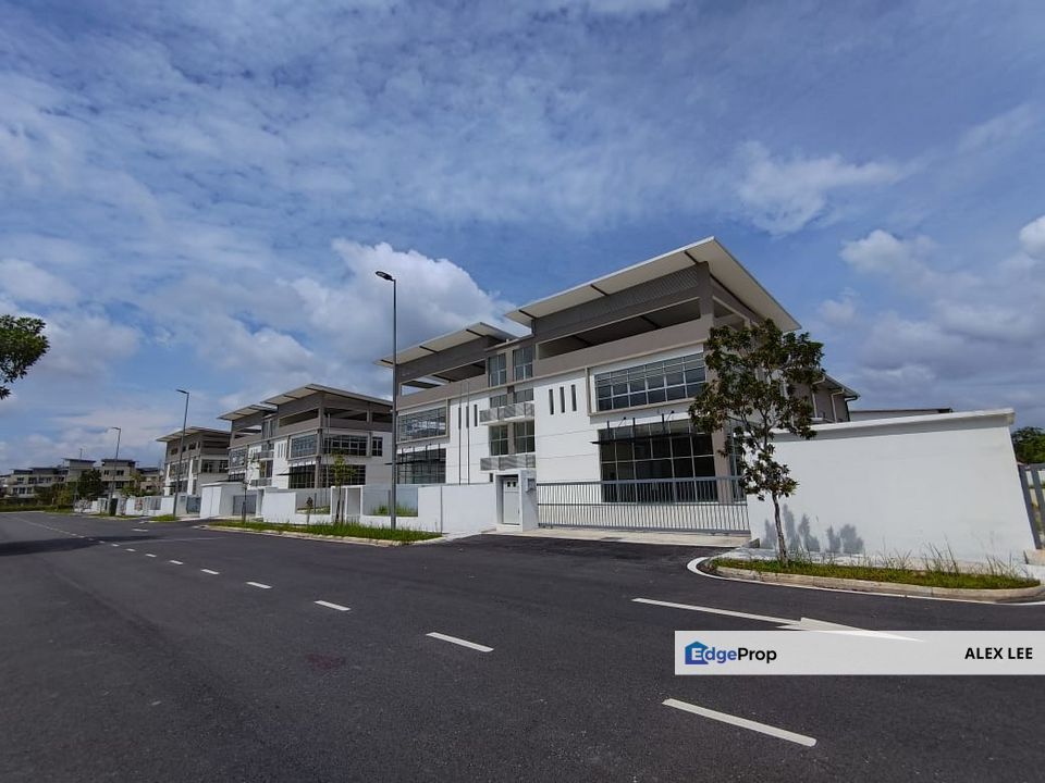Semi-D Factory For Sale/Rent at Saujana Rawang, Selangor, Rawang