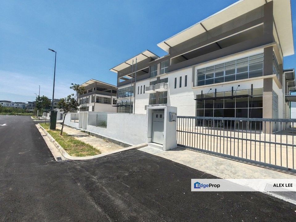 Semi-D Factory For Sale/Rent at Saujana Rawang, Selangor, Rawang