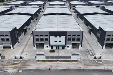 Semi-D Factory for Rent/Sale at KIIP, Jenjarom 