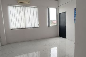 Tampoi, 2 Storey Detached Factory