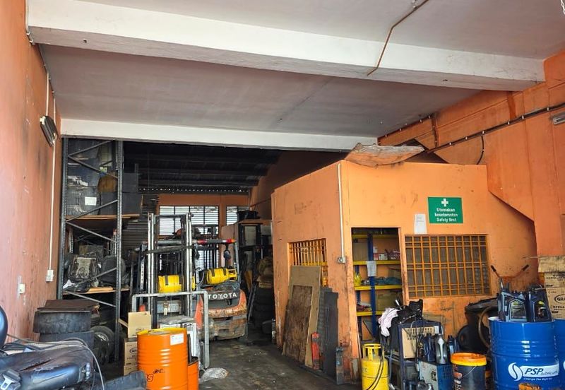 Taman Perindustrian Desa Plentong, Factory