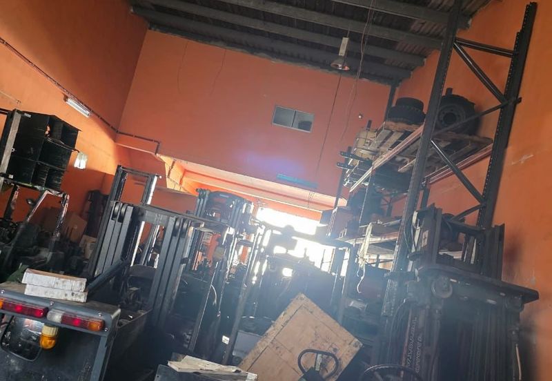 Taman Perindustrian Desa Plentong, Factory