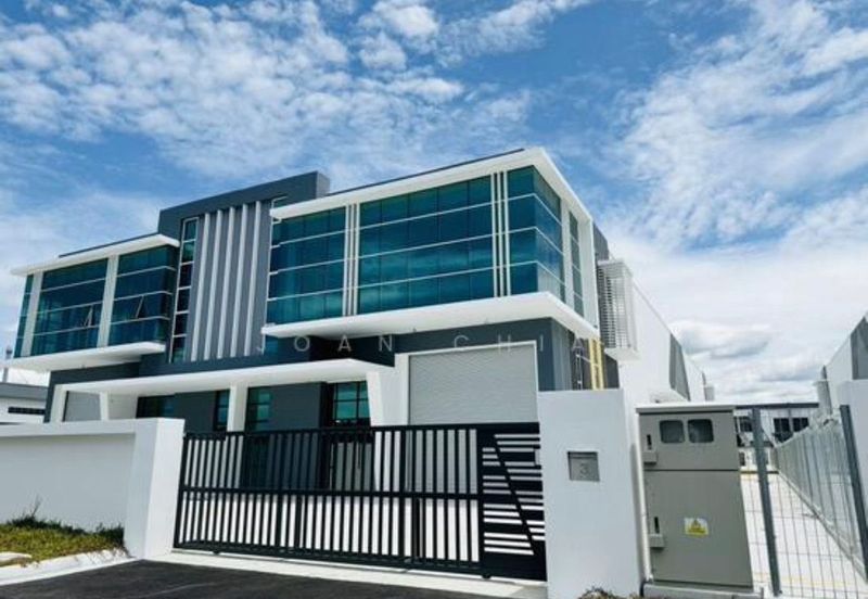 Jalan Persiaran Maju Cemerlang