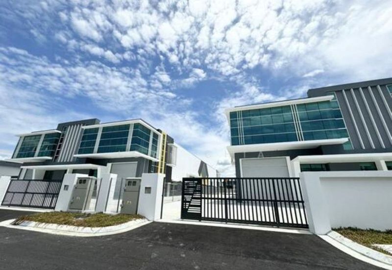 Jalan Persiaran Maju Cemerlang