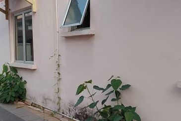 Taman Tampoi Indah II, Villa Ros