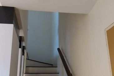 Taman Tampoi Indah II, Villa Ros